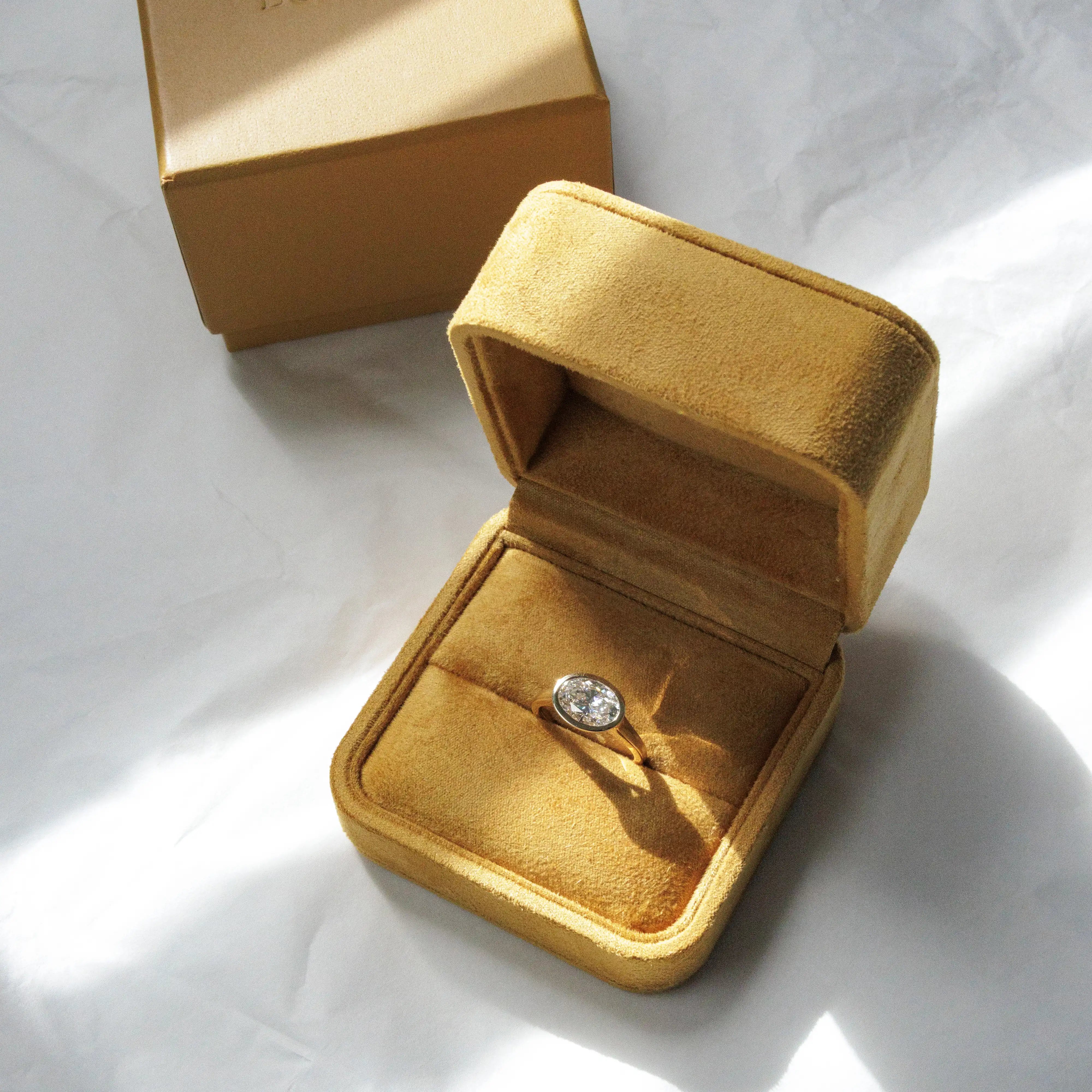 Mo Ghrá ring | Oval