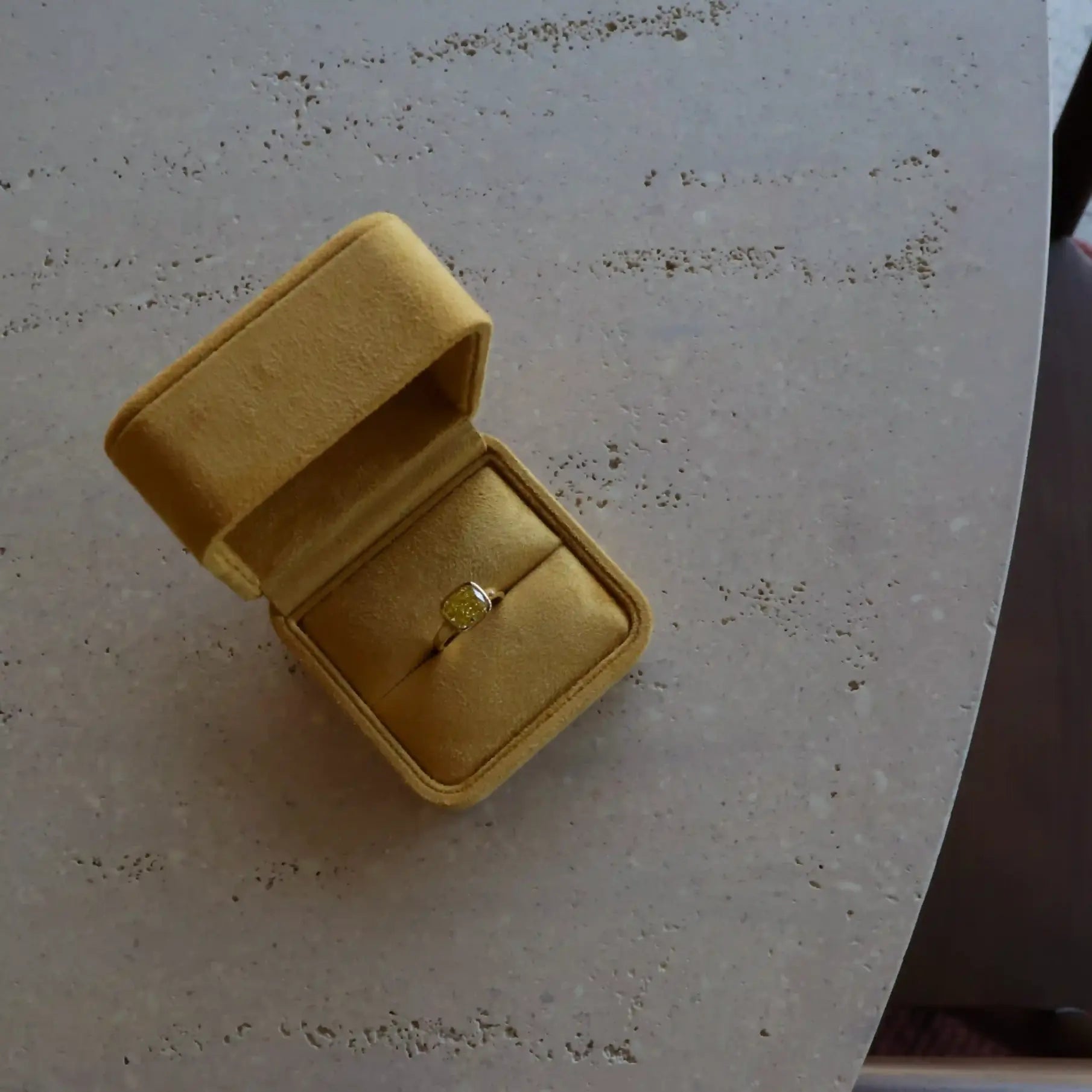 Mo Ghrá ring | Cushion