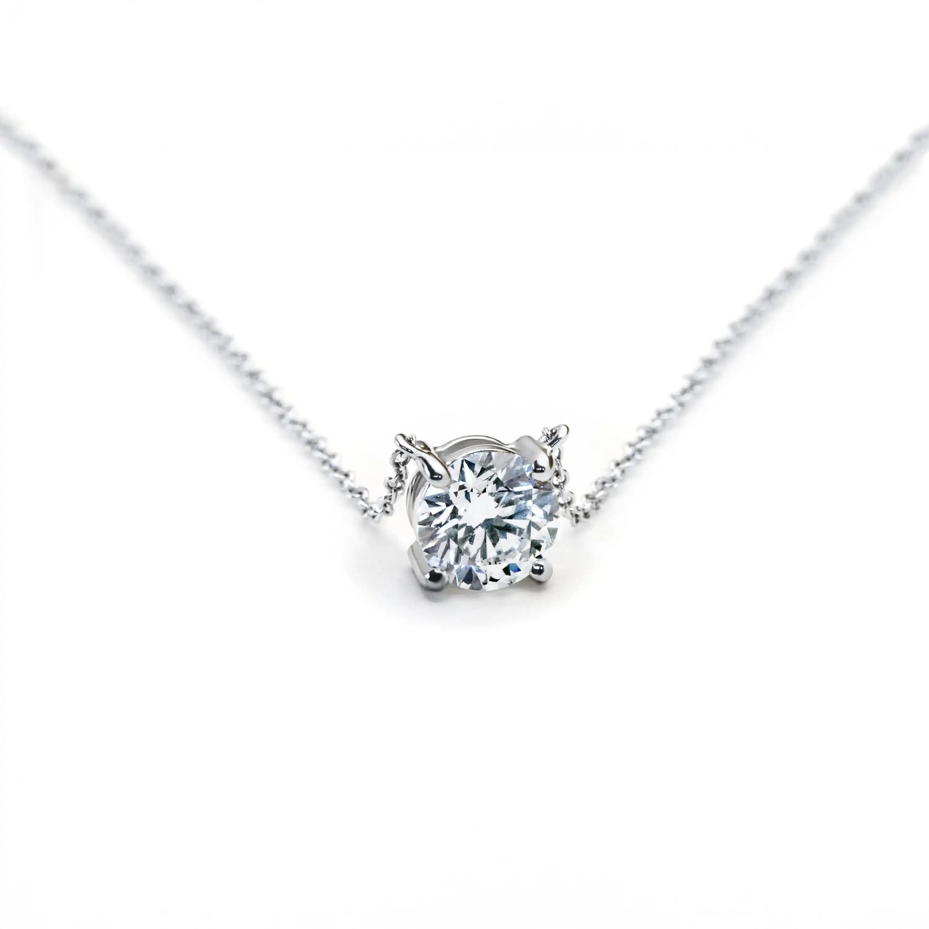 Slava necklace | Round Brilliant