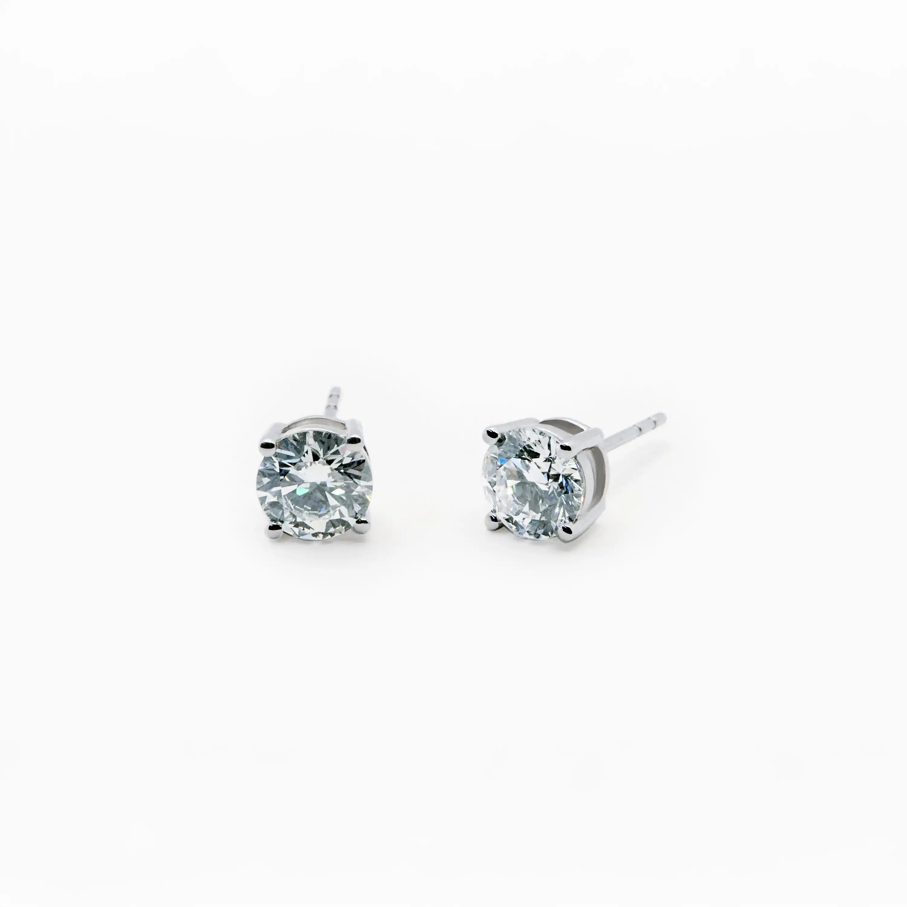 Néva studs | Round Brilliant
