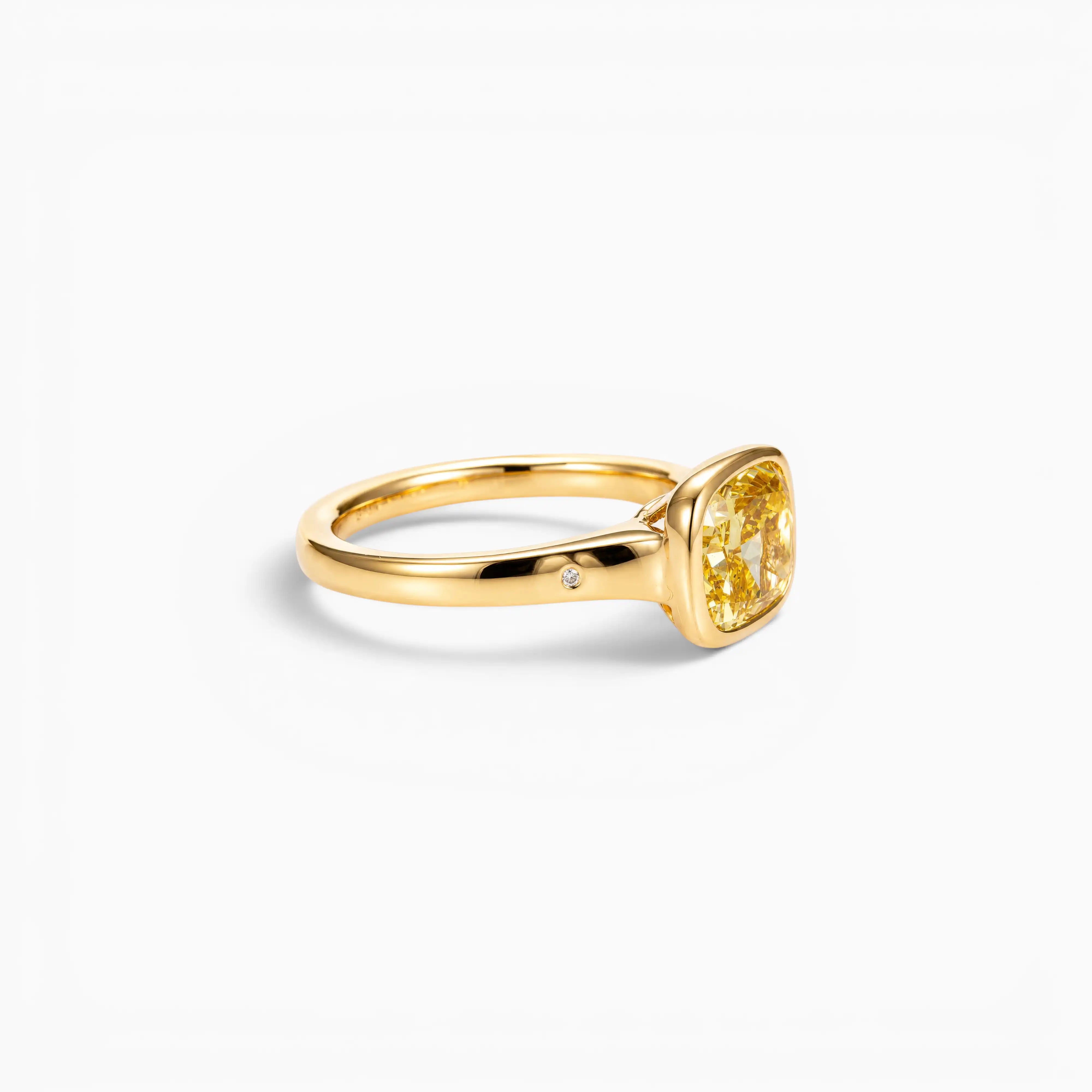 Mo Ghrá ring | Cushion
