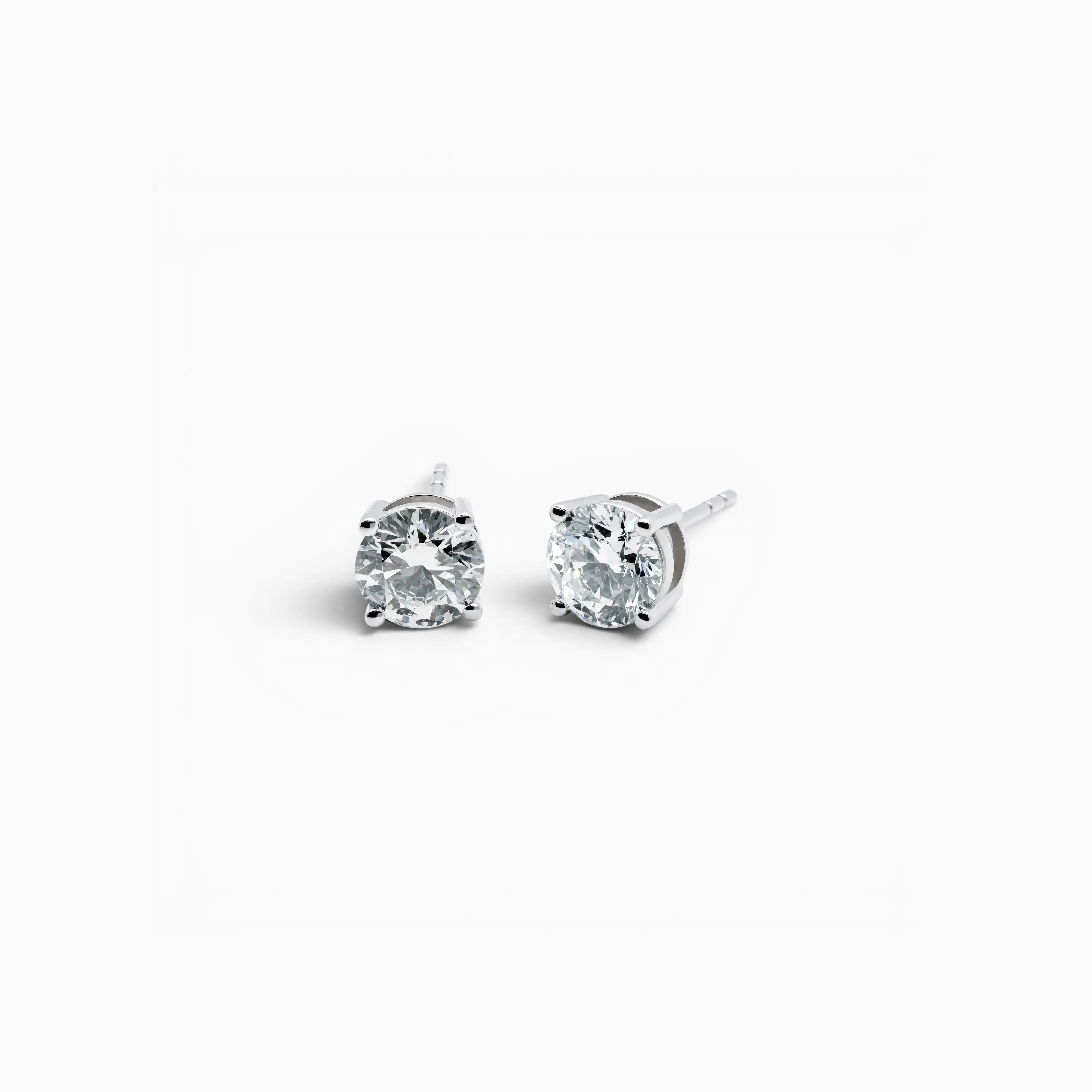 Néva Diamond Studs | Round Brilliant