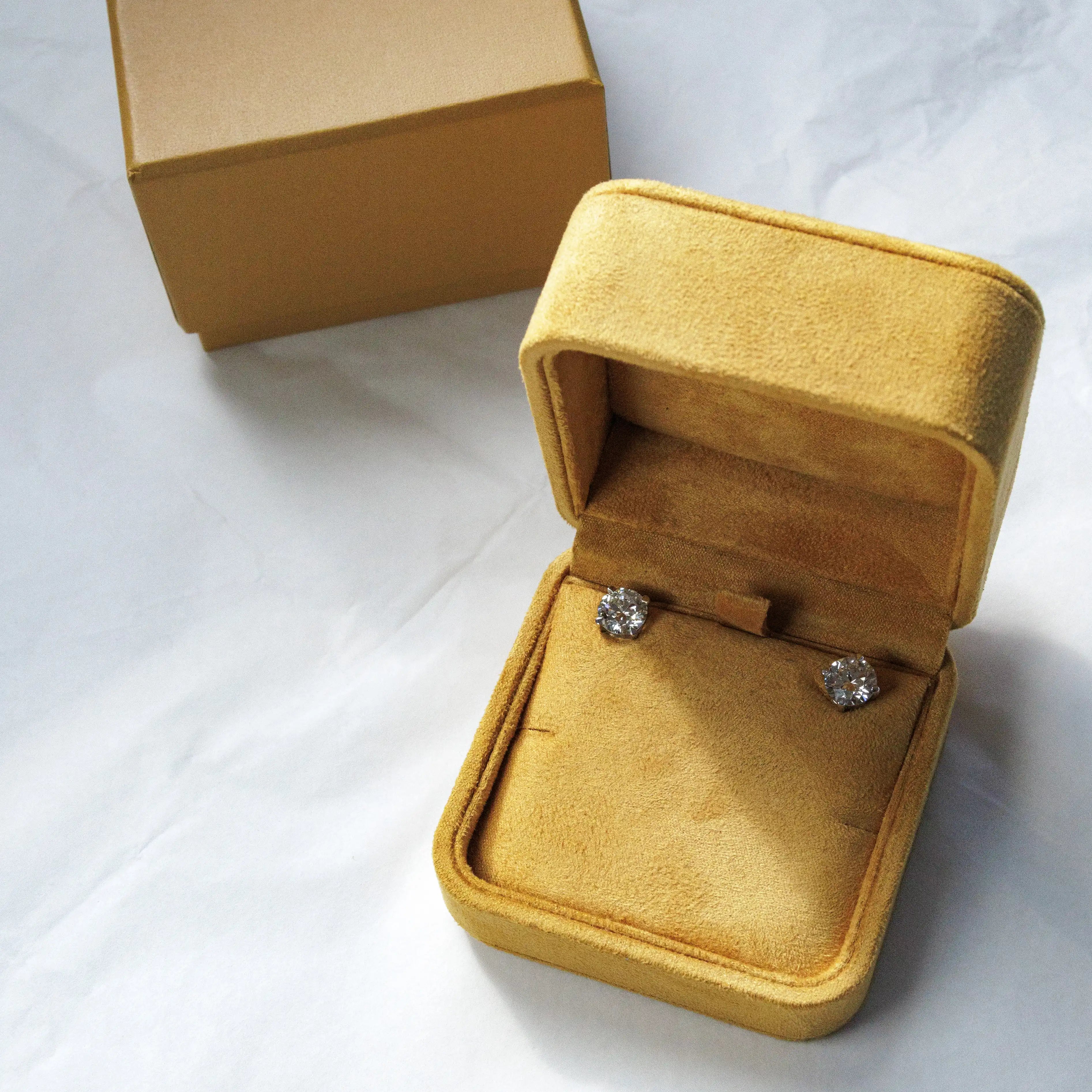 Néva studs | Round Brilliant